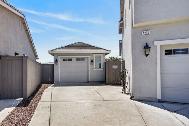 848 Stage Stop Loop, Rocklin, CA 95765