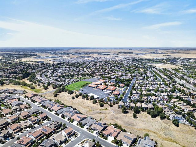848 Stage Stop Loop, Rocklin, CA 95765