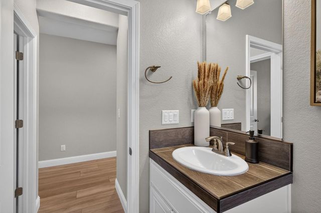 848 Stage Stop Loop, Rocklin, CA 95765
