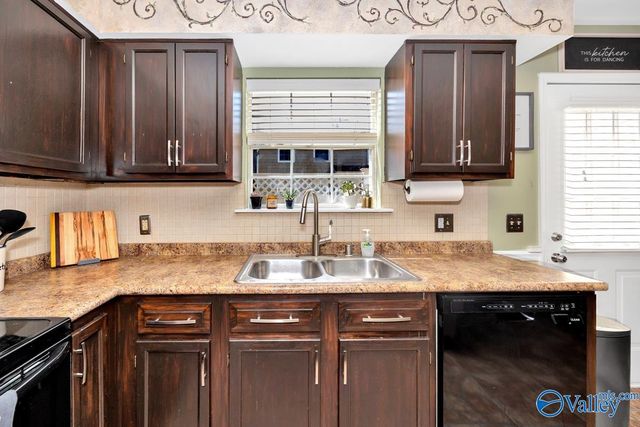 11112 Memorial Pkwy SW J3, Huntsville, AL 35803