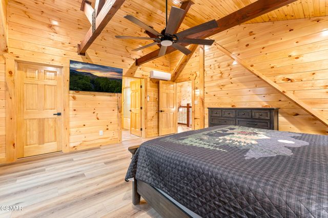 1017 Street Of Dreams Way, Gatlinburg, TN 37738