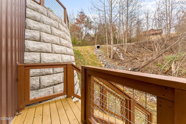 1017 Street Of Dreams Way, Gatlinburg, TN 37738