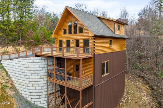 1017 Street Of Dreams Way, Gatlinburg, TN 37738