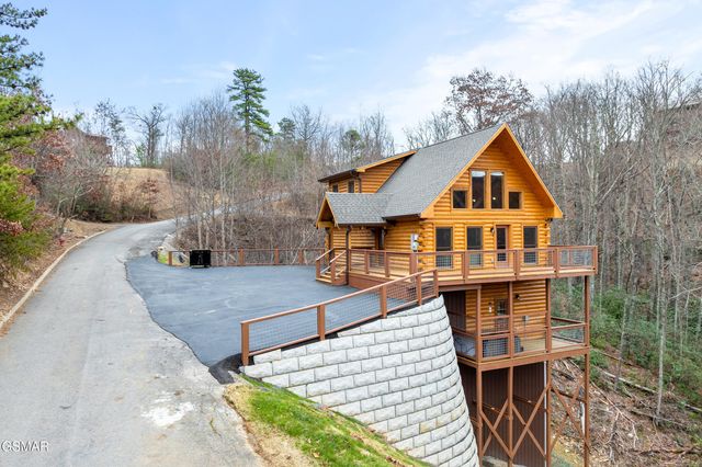 1017 Street Of Dreams Way, Gatlinburg, TN 37738