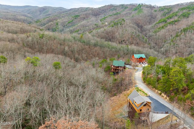 1017 Street Of Dreams Way, Gatlinburg, TN 37738