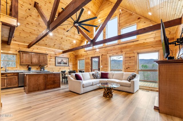 1017 Street Of Dreams Way, Gatlinburg, TN 37738