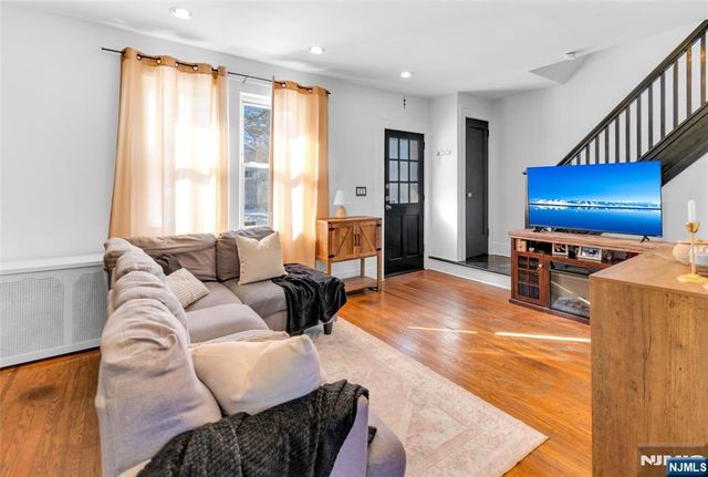 315 Pine, Teaneck, NJ 07666