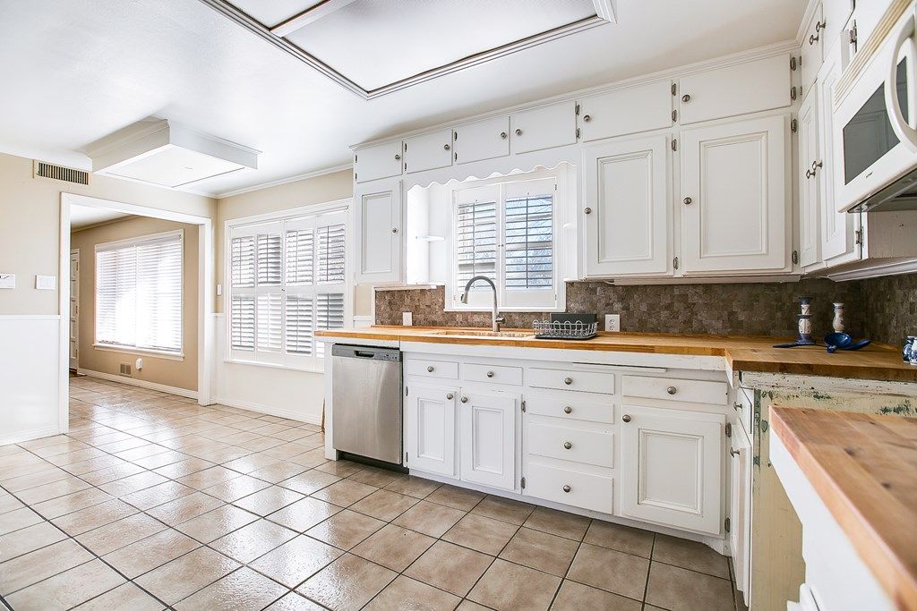 Image 14 of property listing at 2706 Jann Dr, San Angelo, TX 76904