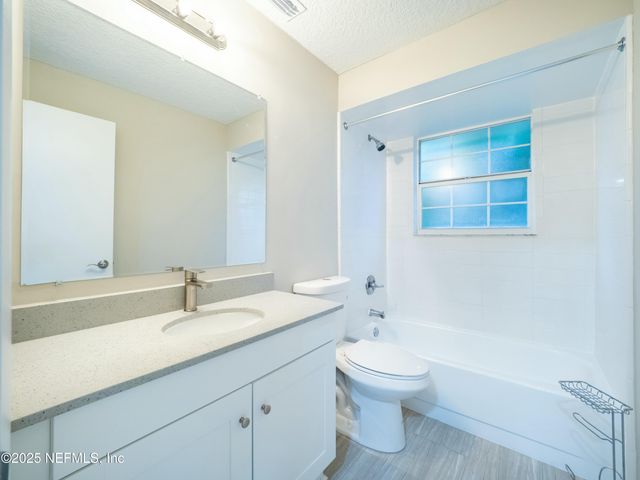 5012 LOFTY PINES Circle E, Jacksonville, FL 32210
