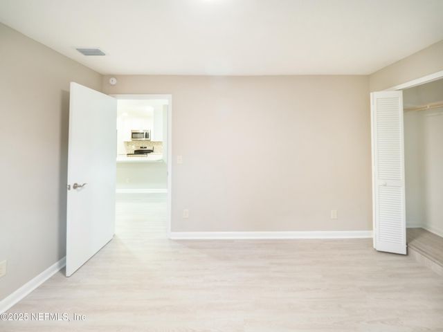 5012 LOFTY PINES Circle E, Jacksonville, FL 32210