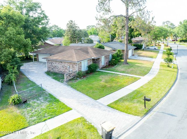 5012 LOFTY PINES Circle E, Jacksonville, FL 32210