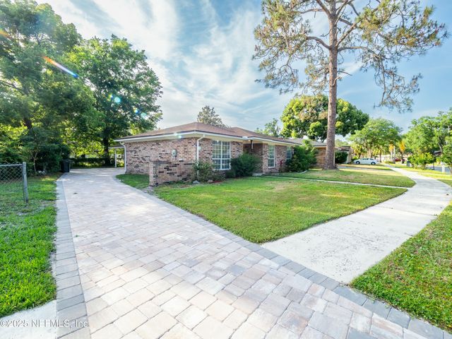 5012 LOFTY PINES Circle E, Jacksonville, FL 32210