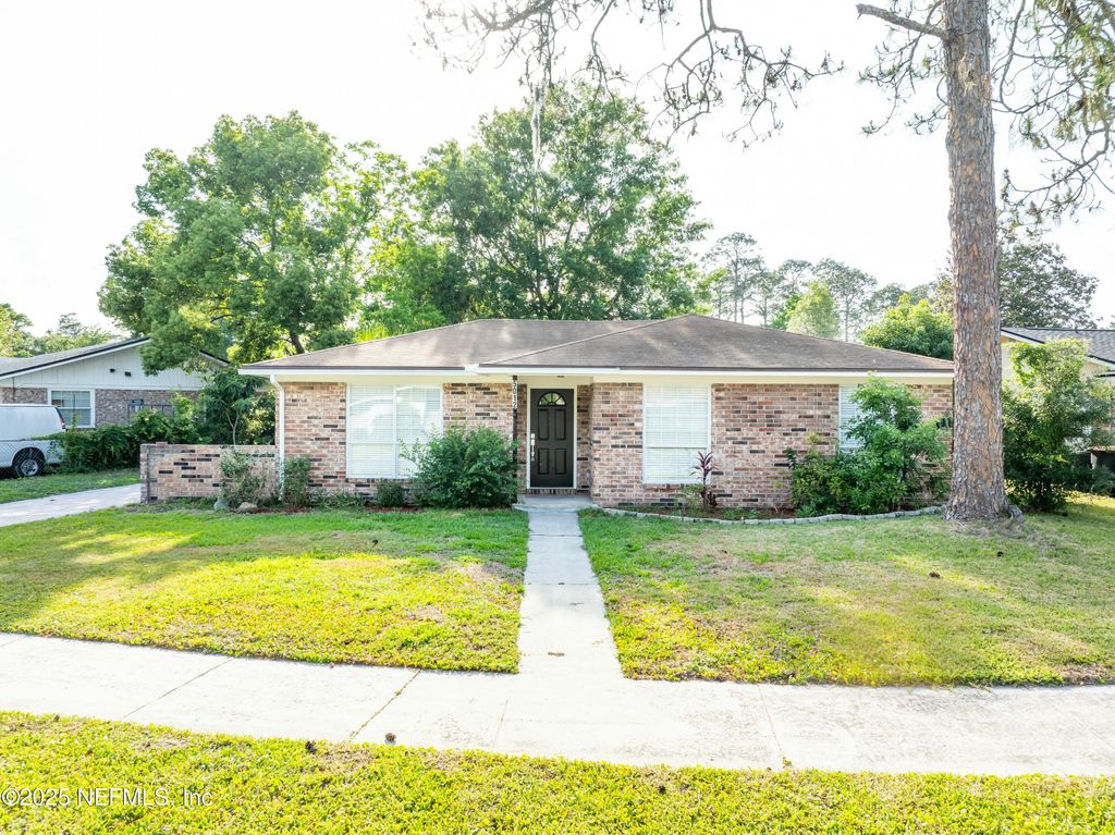 5012 LOFTY PINES Circle E, Jacksonville, FL 32210