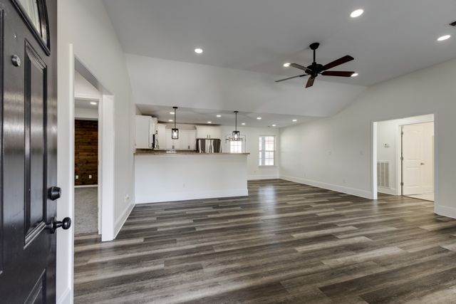 1019 Neeleys Bnd, Spring Hill, TN 37174