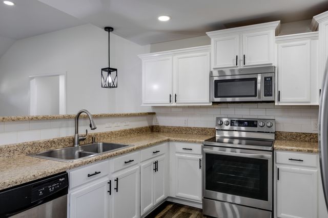 1019 Neeleys Bnd, Spring Hill, TN 37174