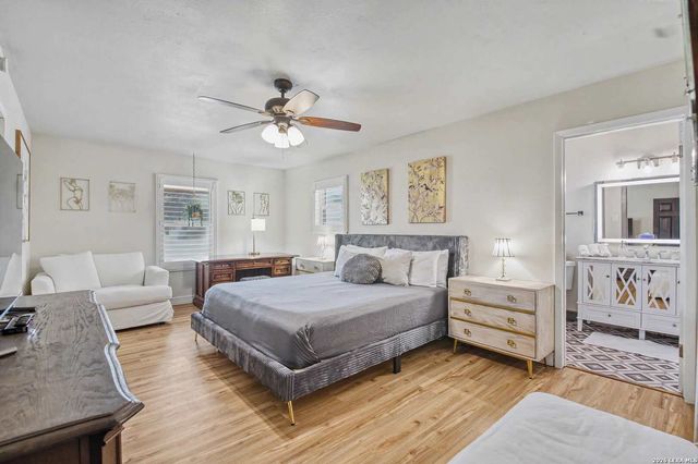 207 Woodlake Dr, Mcqueeney, TX 78123