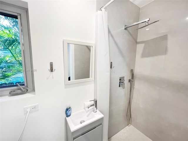 513 SW 18th Court 3, Fort Lauderdale, FL 33315