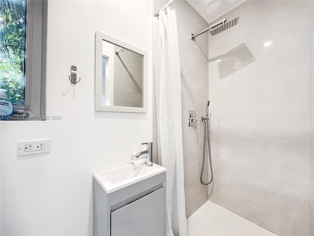 513 SW 18th Court 3, Fort Lauderdale, FL 33315