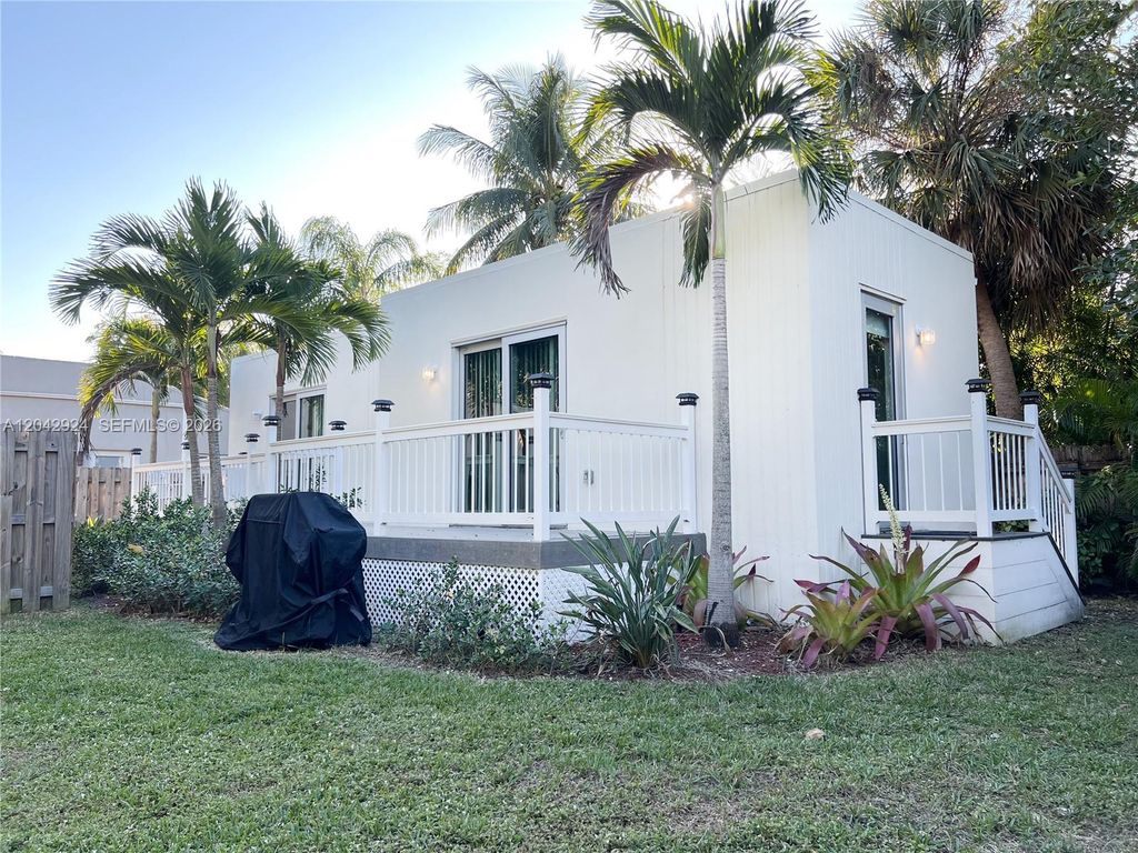 513 SW 18th Court 3, Fort Lauderdale, FL 33315
