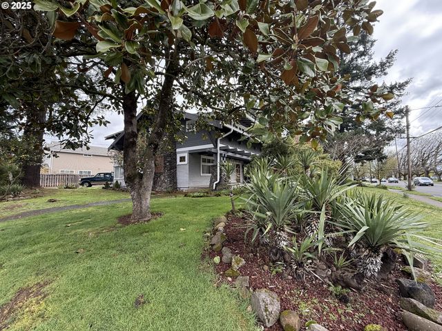 8809 Se HOLGATE Blvd, Portland, OR 97266