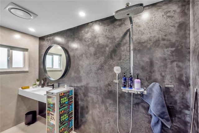 224 6TH AVENUE N 13, St Petersburg, FL 33701