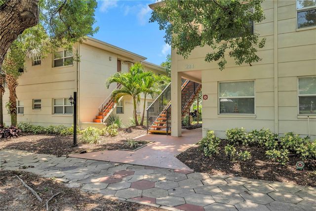 224 6TH AVENUE N 13, St Petersburg, FL 33701