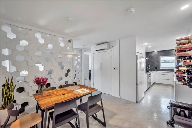 224 6TH AVENUE N 13, St Petersburg, FL 33701