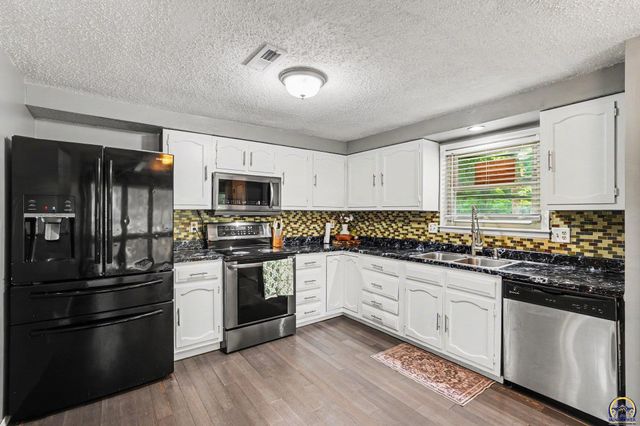 2508 SW Fillmore ST, Topeka, KS 66611