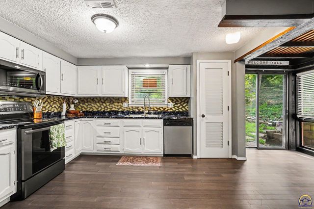 2508 SW Fillmore ST, Topeka, KS 66611