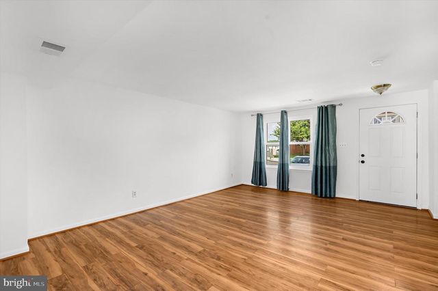 6410 LACROSSE LN NE, Glen Burnie, MD 21061