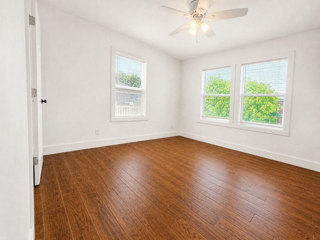 2215 46th Street, Galveston, TX 77551