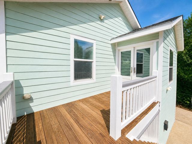 2215 46th Street, Galveston, TX 77551