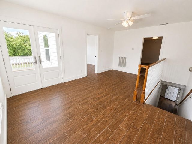 2215 46th Street, Galveston, TX 77551