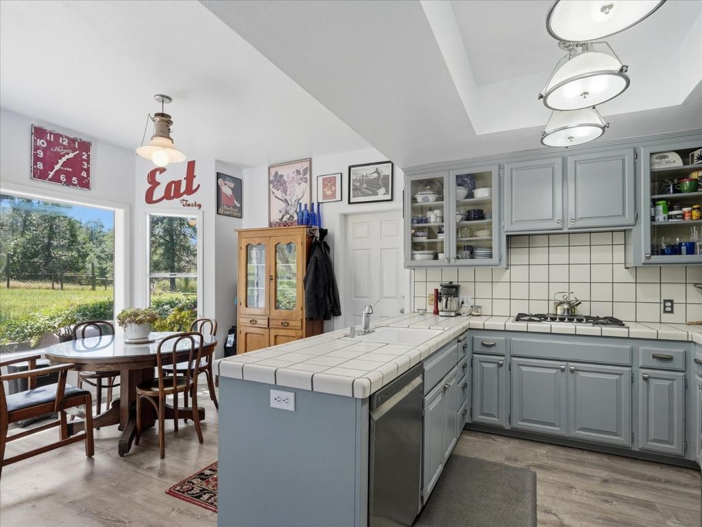 Image 17 of property listing at 50655 Barcus Circle, Coarsegold, CA 93614