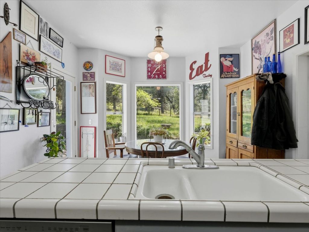 Image 21 of property listing at 50655 Barcus Circle, Coarsegold, CA 93614