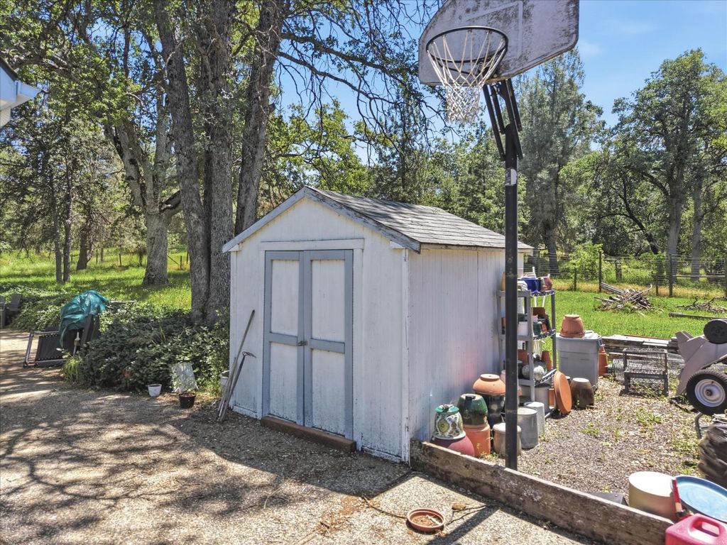 Image 52 of property listing at 50655 Barcus Circle, Coarsegold, CA 93614