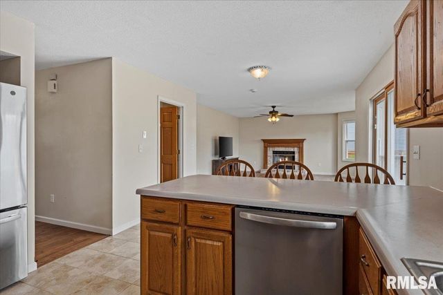 405 EAGLE RIDGE Drive, Chatham, IL 62629