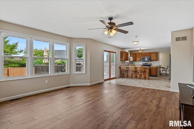 405 EAGLE RIDGE Drive, Chatham, IL 62629