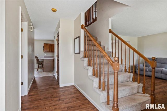 405 EAGLE RIDGE Drive, Chatham, IL 62629