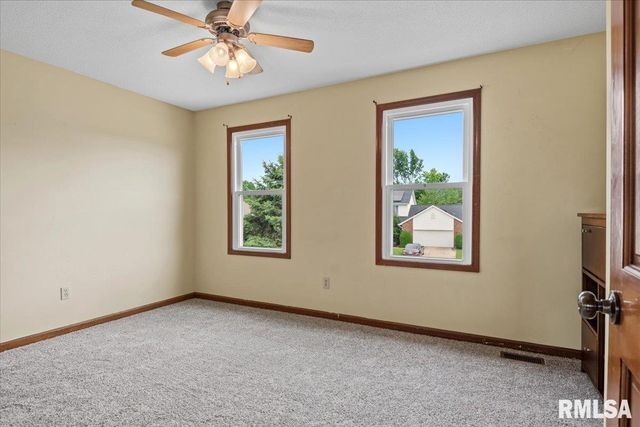 405 EAGLE RIDGE Drive, Chatham, IL 62629