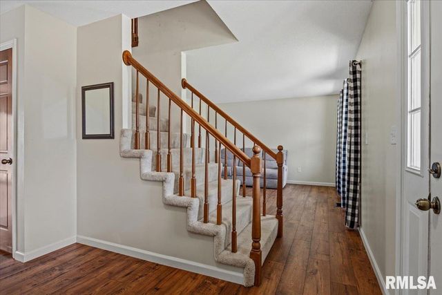 405 EAGLE RIDGE Drive, Chatham, IL 62629