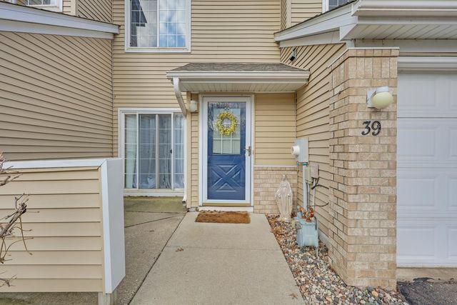 2270 Ranchview Lane N 39, Plymouth, MN 55447