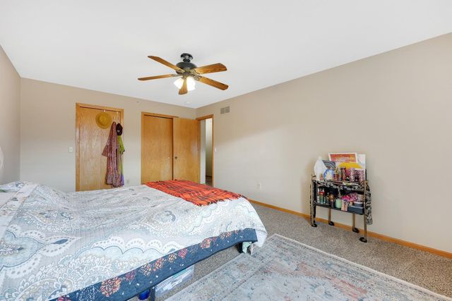2270 Ranchview Lane N 39, Plymouth, MN 55447