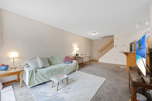 2270 Ranchview Lane N 39, Plymouth, MN 55447