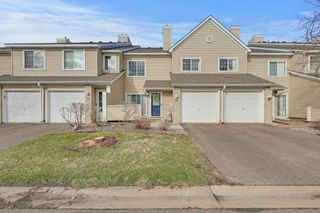 2270 Ranchview Lane N 39, Plymouth, MN 55447