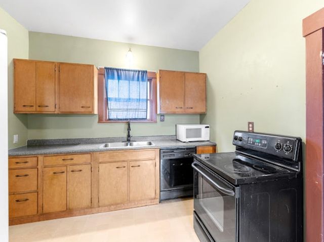 201 N Penn Ave., Salina, KS 67401