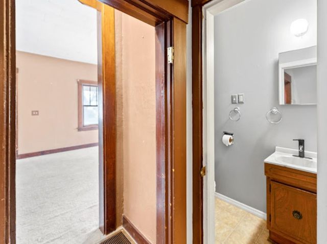 201 N Penn Ave., Salina, KS 67401