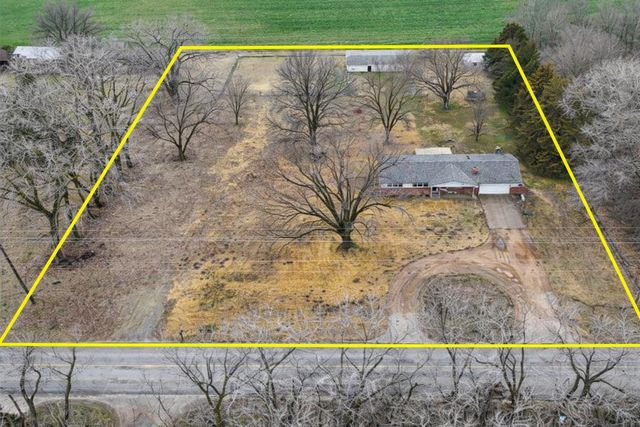 1155 N Oliver Rd, Belle Plaine, KS 67013