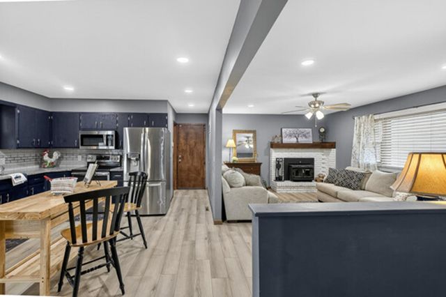 1155 N Oliver Rd, Belle Plaine, KS 67013