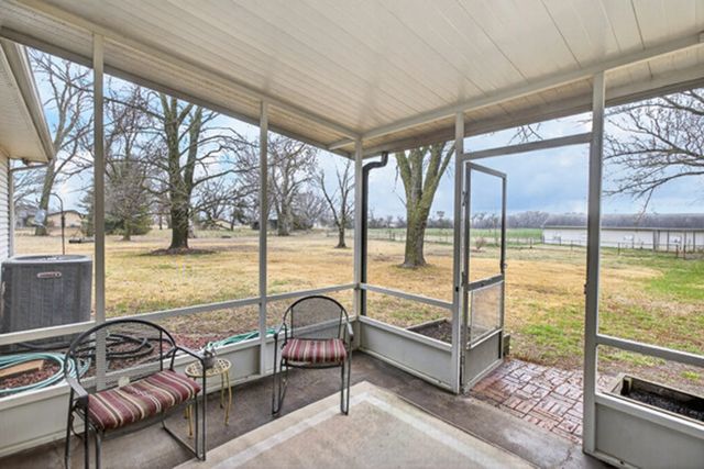 1155 N Oliver Rd, Belle Plaine, KS 67013